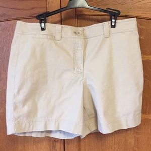 Jones New York ladies 14 khaki shorts